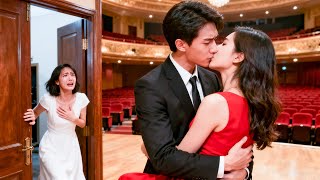 Betrapte hem op kussen met ex voor de bruiloft - Ze verdween, trouwde met een zachtaardige dokter, verwend, en hij heeft spijt!