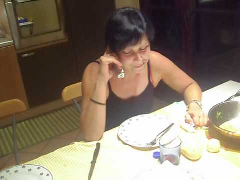 Mamma al telefono con una dei vini.. Hahaha! grande spery