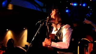 Polly Paulusma - Blood-Red Coat (The Troubadour, London, 15/04/2012)