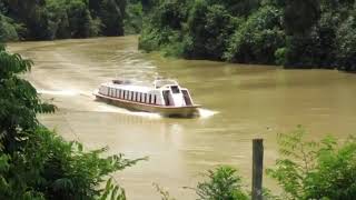 preview picture of video 'Express boat travelling along Kakus River'