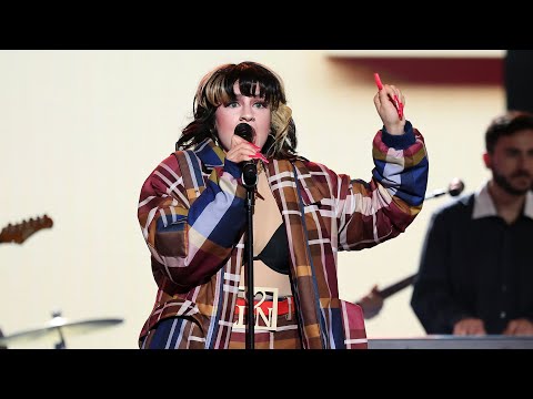 Esperansa Grasia imita a Lola Young en "Messy" - Tu Cara Me Suena