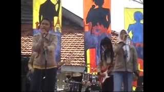 preview picture of video 'Eightropolist Bazaar SMAN 8 Bandung 2005 Full'