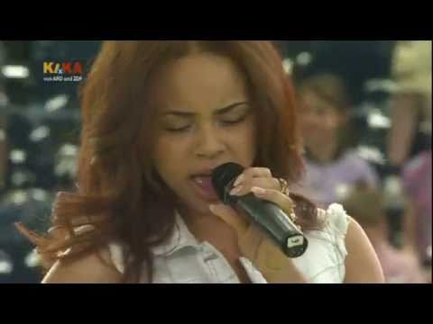 Alexis Jordan - Happiness Live (the kika live football - show 24-06-2011)