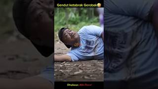 Download lagu Pak ndut (Gendut) ketabrak gerobak #comedy #viral #short #shorts mp3