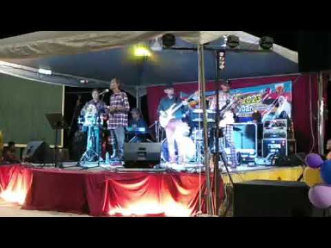 wak mustar caver by super6 band di pantai kelanang