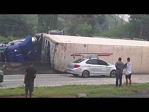 Piraí - Acidente na Dutra gera congestionamento