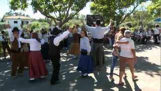 preview picture of video 'Grupo Folclórico - Associação de Moure da Madalena nas festa de Farminhão, Viseu 2012 - parte 1'