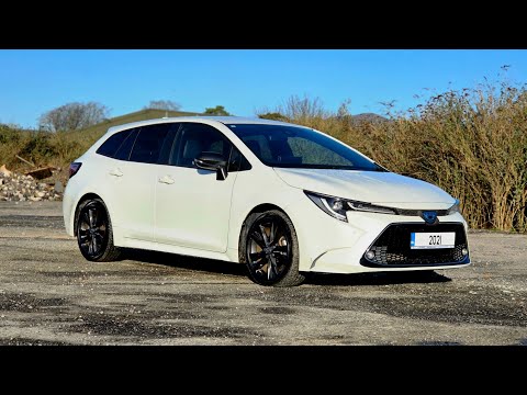 Toyota Corolla Touring Hybrid - Image 2