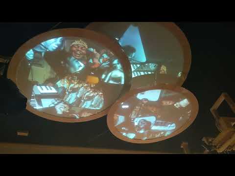 Unit31 Unfolded exhibition, Karolina Wielocha Voronoi photo projection ~ project @ epok.tech, Unit31