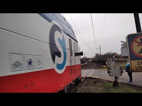 Odjezd nejkrásnější Elektrické jednotky City Elefant směr Praha Masarykovo nádraží 471 018 1992-2017