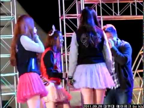 11/09/28 A Pink - Interview [2/3] @College Event