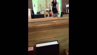 Rachel Loomis singing "No looking back"