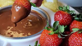 CHOCOLATE FONDUE | Easy Chocolate Fondue Recipe | Simply Mamá Cooks