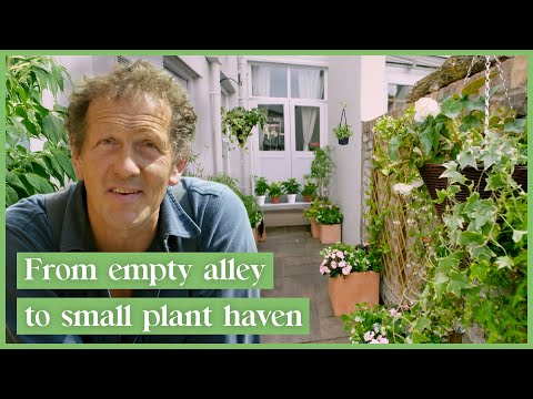 Monty Don's Tricks To Make Your Small Space Look Bigger | Gardeners' World