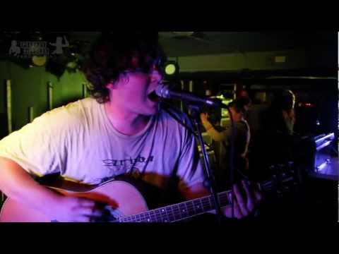 Play Nice TV: The Front Bottoms - Rhode Island