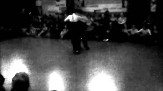 Mariela Sametband & Ariadna Naveira, 'Qué vas buscando, muñeca' (Tanturi)