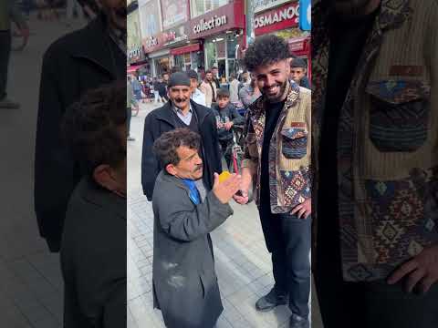 Ağrı\'da yaşayan bir vatandaş Ağrı\'da doktor eksikliğini dile getirdi.#sokakröportajları