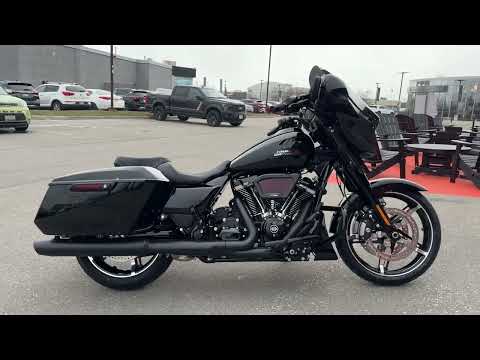 2024 Harley-Davidson<sup>®</sup> Street Glide® Vivid Black - Black Finish