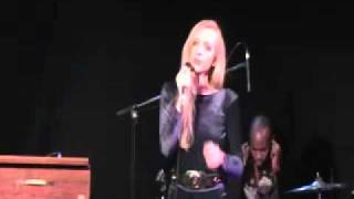 LizzyPattinsonBedford111110TheBestIsYetToCome.mp4