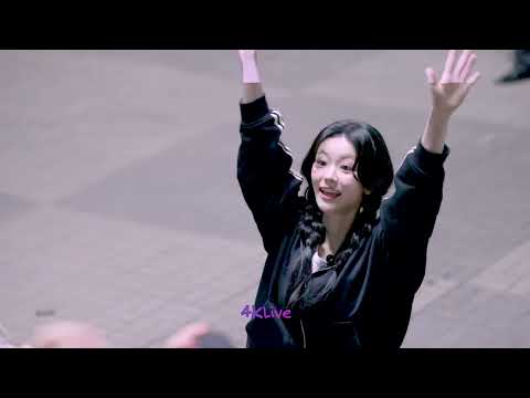 QWER 큐더블유이알 퇴근길 Send Off after Rockation Homecoming Final Encore Concert in Seoul 260320 by 4KLive