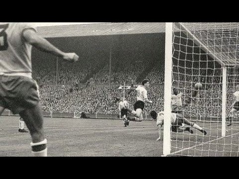 Tommy Taylor vs Brasil (1956)/ Amazing performance of Tommy Taylor against Brazil (1956)