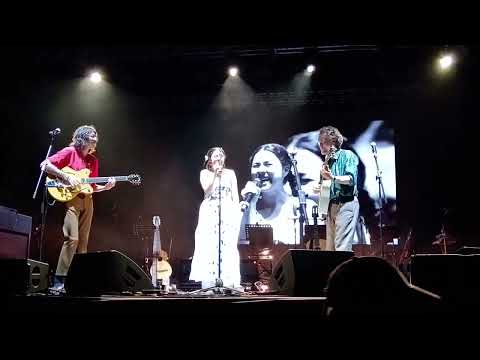 Silvana Estrada, Tim Bernardes & Rodrigo Amarante - Coqueiro