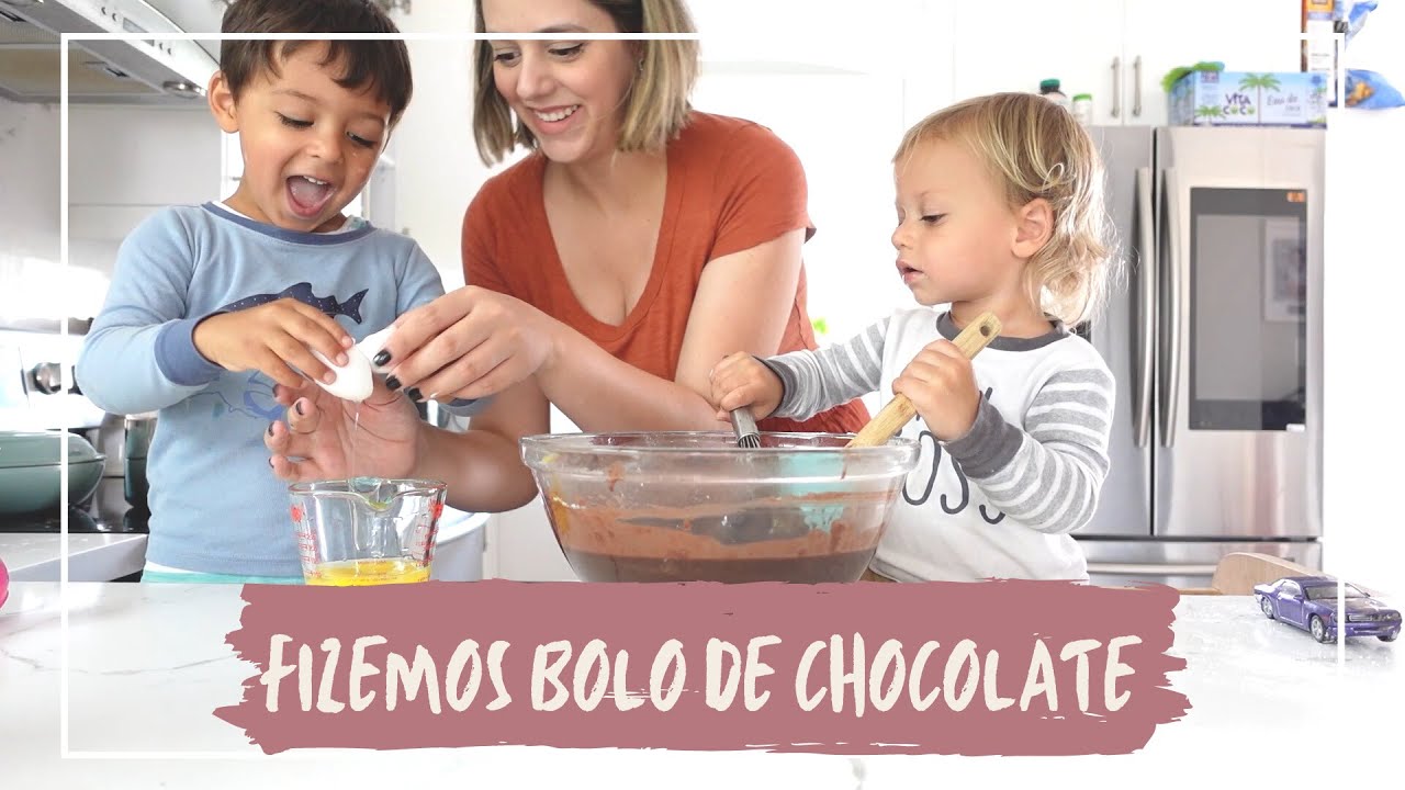 [VLOG] FIZ BOLO DE CHOCOLATE COM OS MENINOS 😋