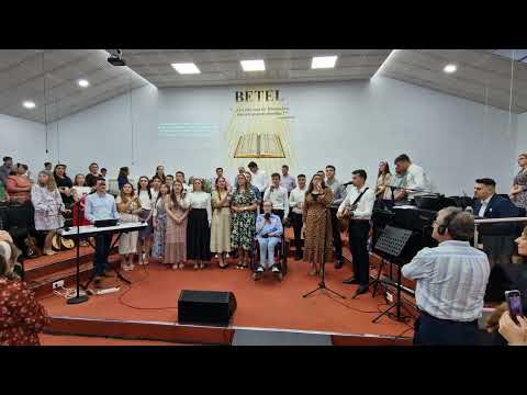 Tu domnești în mijlocul laudelor noastre.  Tinerii Toledo.