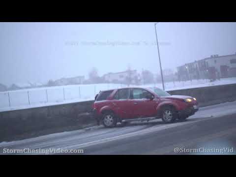 Heavy Snow In Denver, CO With Lots Of Wrecks On Interstate 25 - 4/19/2021