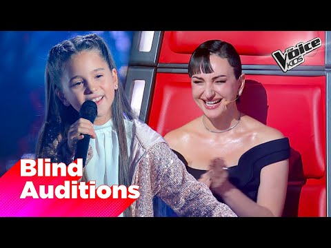 Anna sings "Meraviglioso amore mio" by Arisa | The Voice Kids Italy Blind Auditions