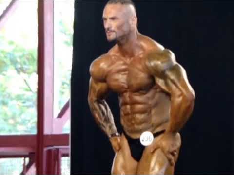 Miha Zupan free poses routine at Arnold Classic Europe 2012