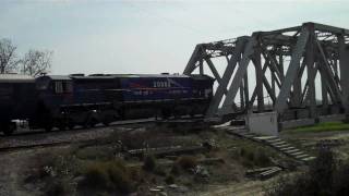 preview picture of video 'Indian Railways:EMD hauled Awadh Assam Express over Ganges River bridge.MP4'