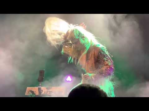 Videoclip de Cum Undun — Peaches