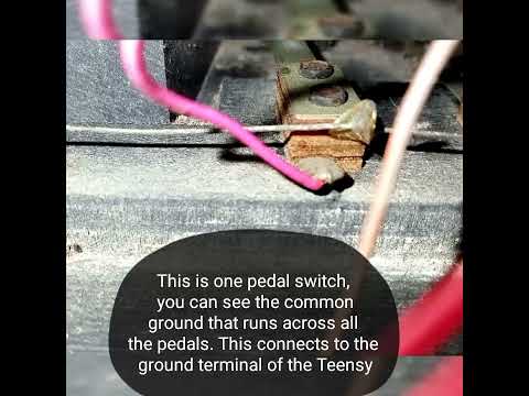 DIY MIDI pedalboard with Teensy 3.5 Board