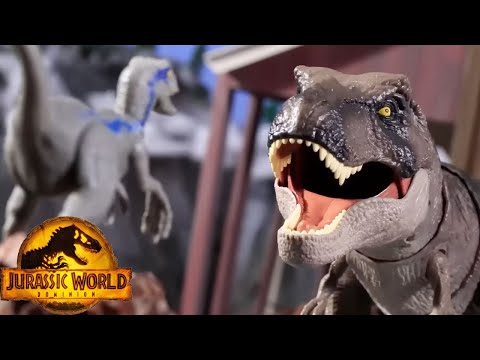 Hungry Dinosaurs Take Over the Science Center! 😱🦖 | Jurassic World | Mattel Action!