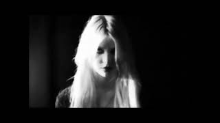 Download lagu the pretty reckless ZOMBIE acoustic LYRIC VIDEO mp3
