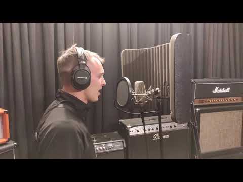 Feniks - Życie wyznaczyło drogę