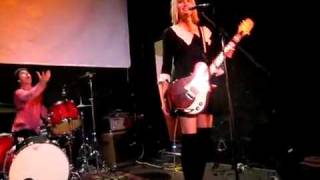 The Muffs &quot;I need you&quot; live @Bitte (Mi) 02-10-2010