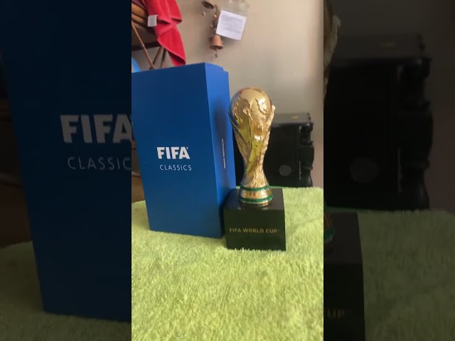 Vídeo relacionado con haobook Réplica Trofeo Copa del Mundo de Fútbol, Copa de Campeón de Resina para Aficionados, Recuerdo de Fútbol, Regalo Decorativo para Oficina, Bar, Fiesta,27cm