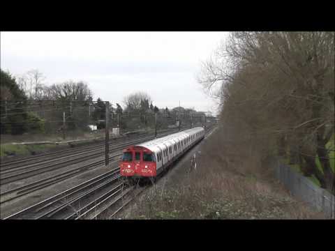 (HD) Bakerloo Line Toots At South Kenton!!