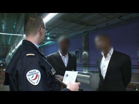 Ils ne verront de la France que les couloirs de Roissy