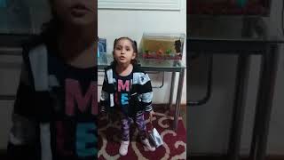 Elisa cantando Rap do Abc da Yasmin Verissimo