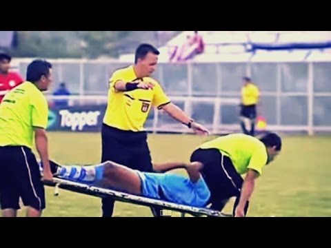 Los camilleros más torpes de la historia: te partes de risa