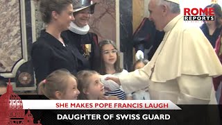 Daughter of Swiss Guard makes Pope Francis laugh by trying to hide her “bad drawing”