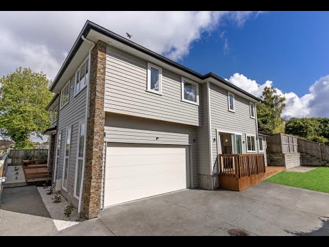 5 Bedrooms Modern Family Home - 16A Mays Road, Onehunga