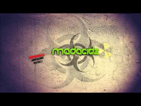 Hardwell & W&W vs Nicky Romero & Krewella - Jumper (Save My Life) [MadAcidz Mashup]