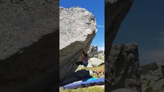 Video thumbnail of Tribal, 6b+. Hoyamoros