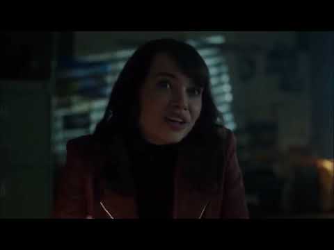 Riverdale 6x16 Agent drake had talk with Betty and Veronica. Alice called Betty Charles is back home