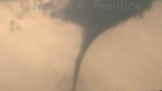 preview picture of video '2004 May 29 Attica-Crystal Springs, KS Tornado (part 2 of 9)'
