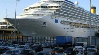 preview picture of video 'World's largest cruise ships'